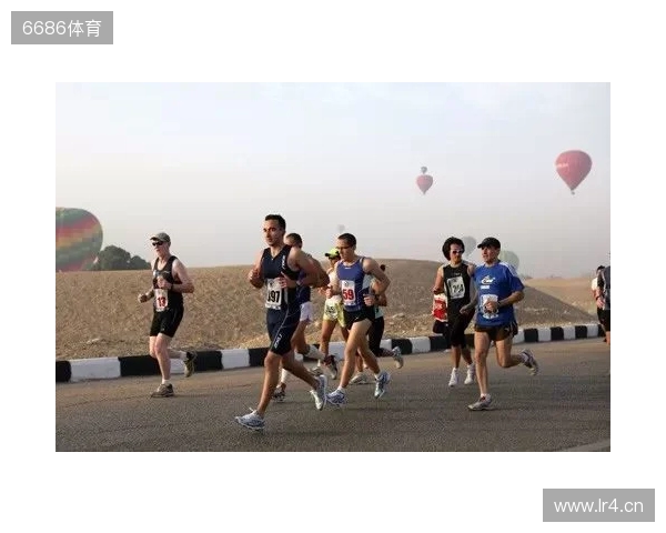 感人至深,朋友穿若塔球衣跑马拉松,期间与若塔妻子相拥 感人至深,朋友穿若塔球衣跑马拉松,期间与若塔妻子相拥